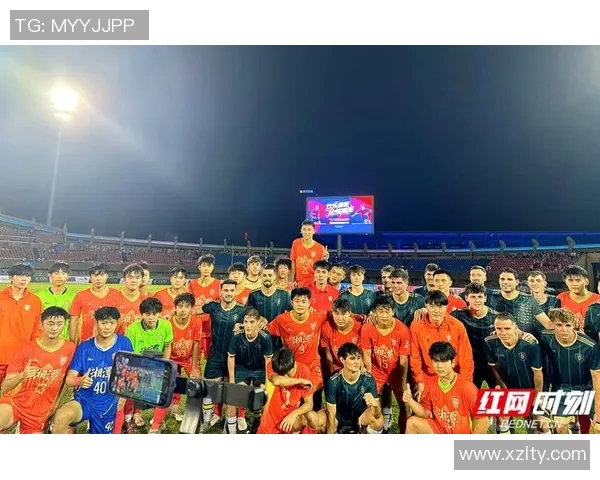 前锋足球明星见面会盛大开启与球迷亲密互动共享激情时刻
